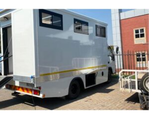 Mobile Labs and Clinics (2)