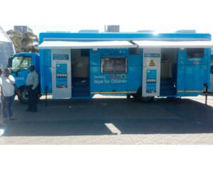 Mobile Labs and Clinics (39)